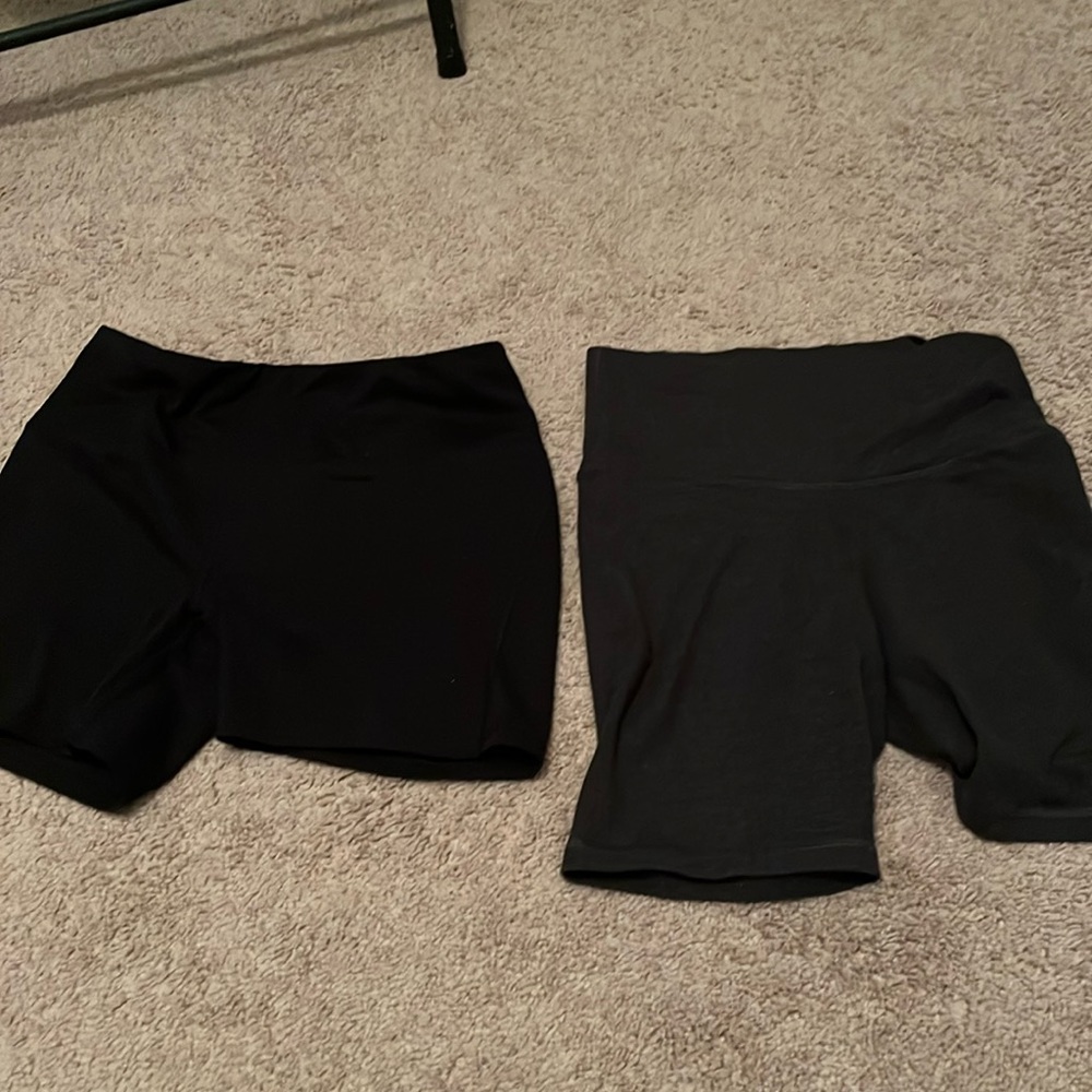 2 pair women’s bike shorts- M